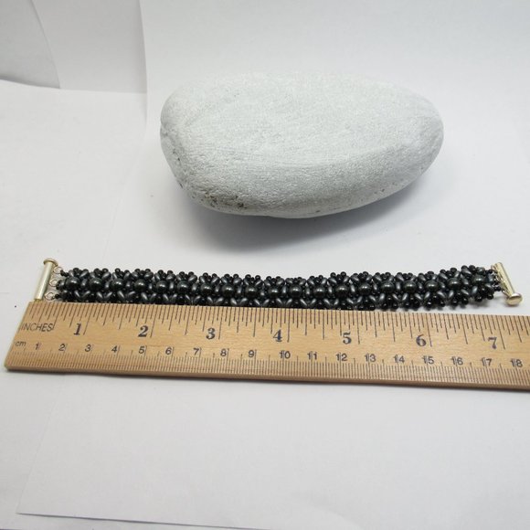 Hand woven bracelet with dark grey Swarovski pearls - Picture 6 of 8
